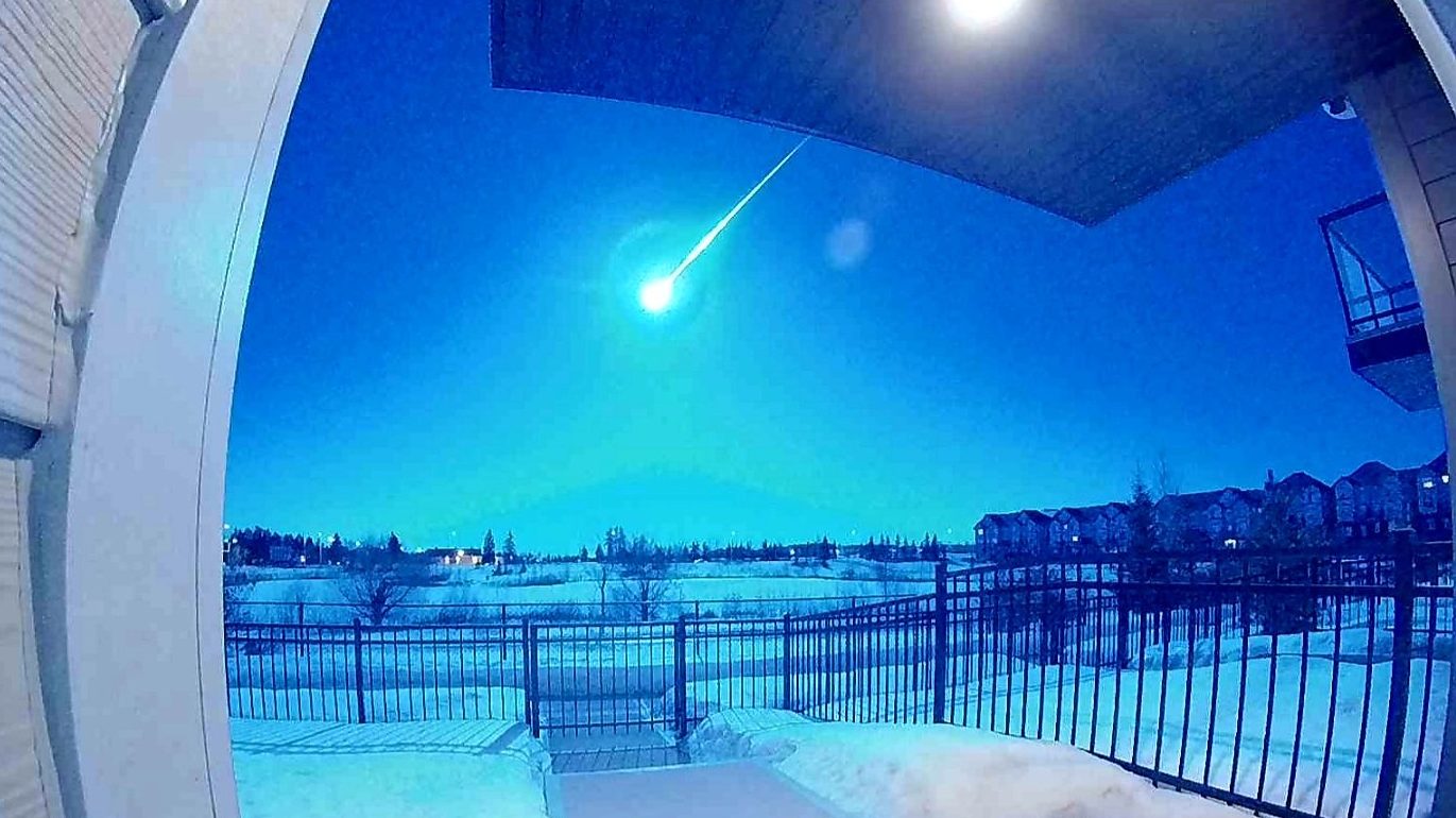 A bright light in the sky creates a buzz across Alberta