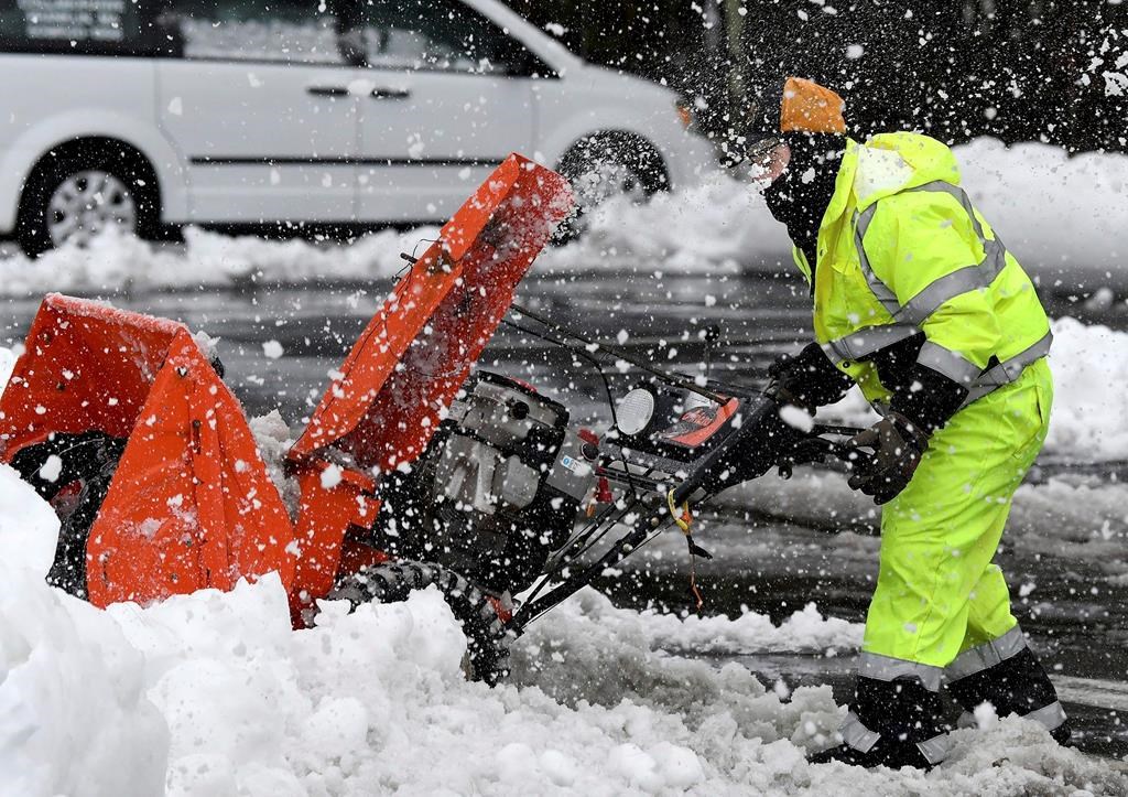 Edmonton resumes snow clearing, snow piles leave some upset
