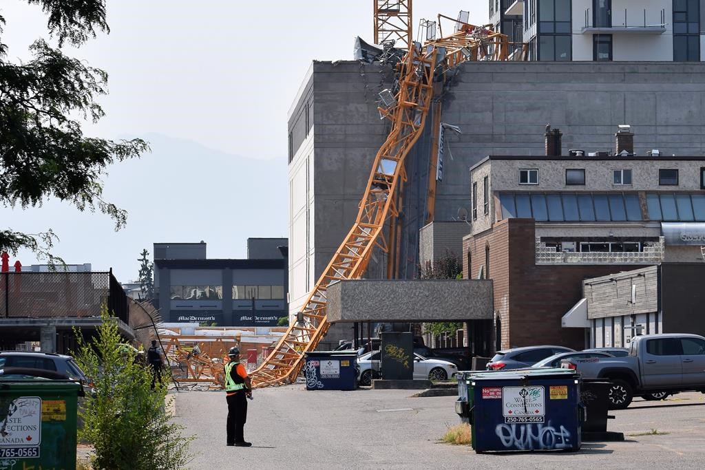 Remains of toppled crane removed in Kelowna, B.C., most evacuations