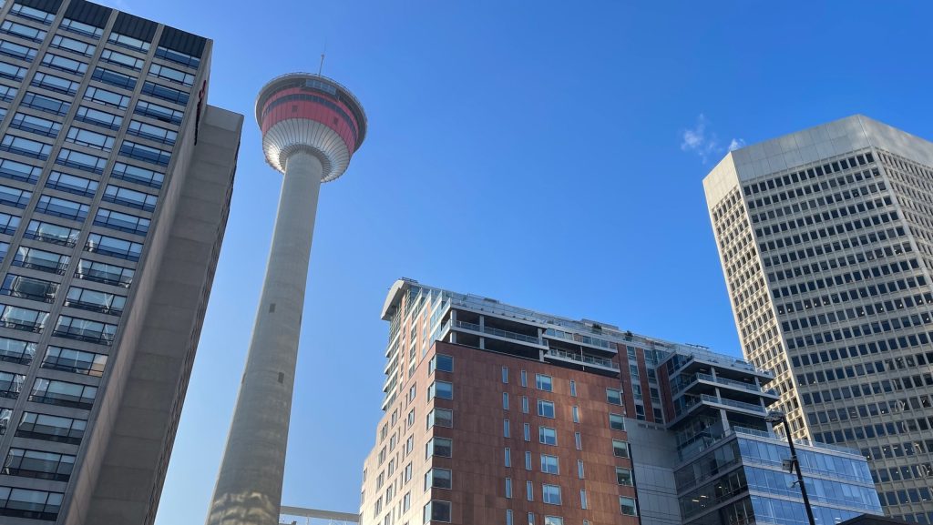Calgary Tower will light up in blue and orange but denies supporting Oilers