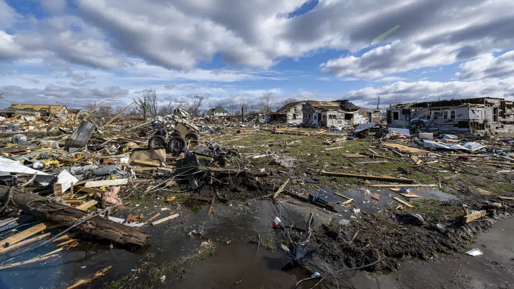 At least 26 dead after tornadoes rake US Midwest, South