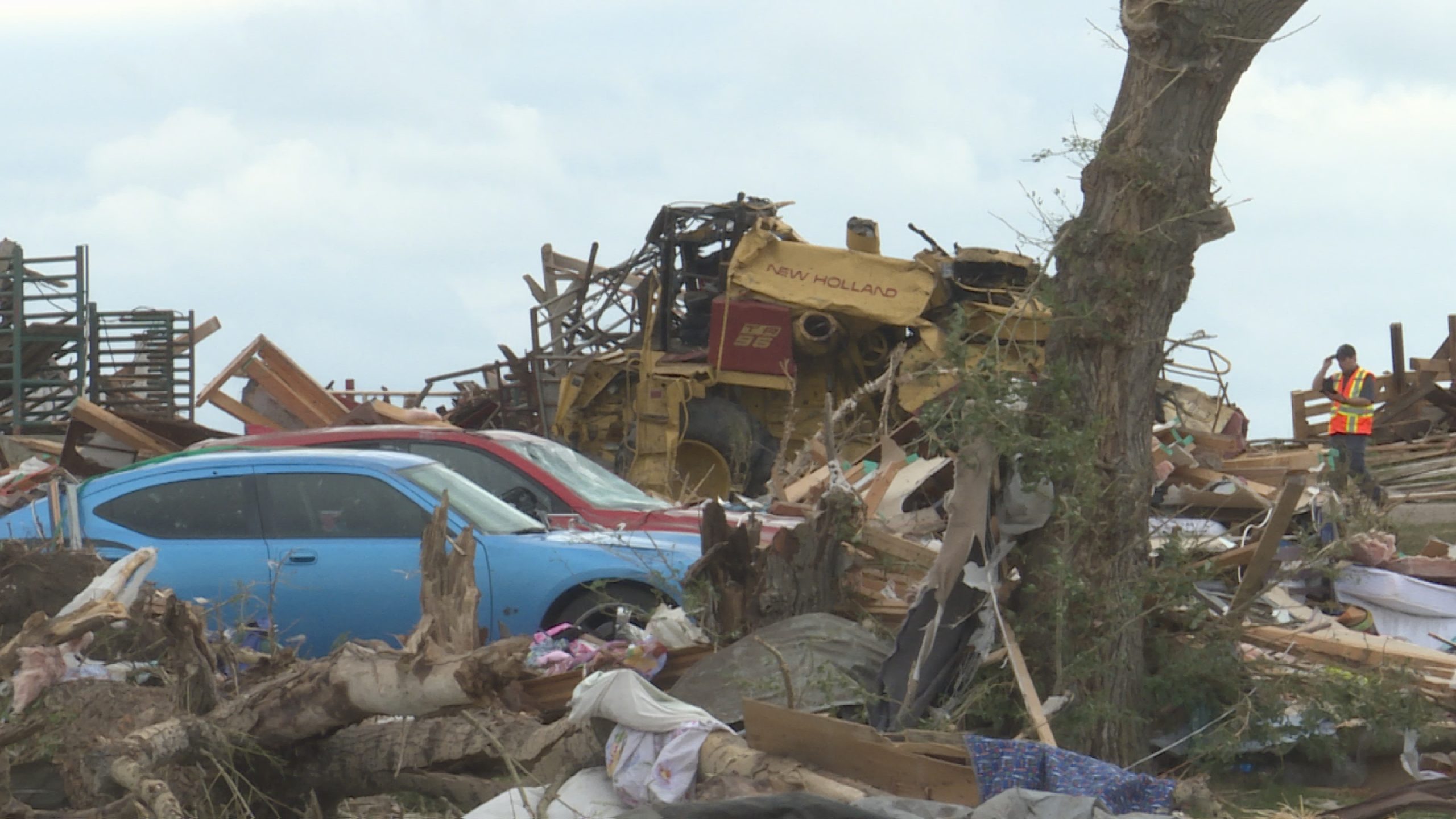 IN PHOTOS Homes, vehicles damaged by Carstairs tornado CityNews Edmonton