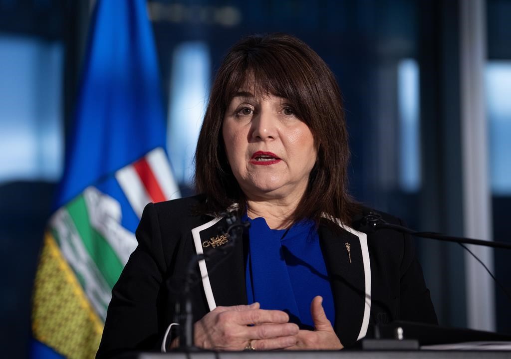 Alberta announces new compensation model for family doctors