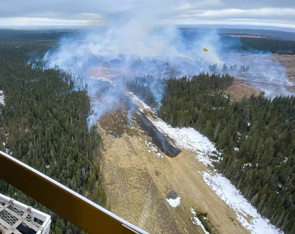 Wildfire sparked by pipeline rupture in Yellowhead County under control