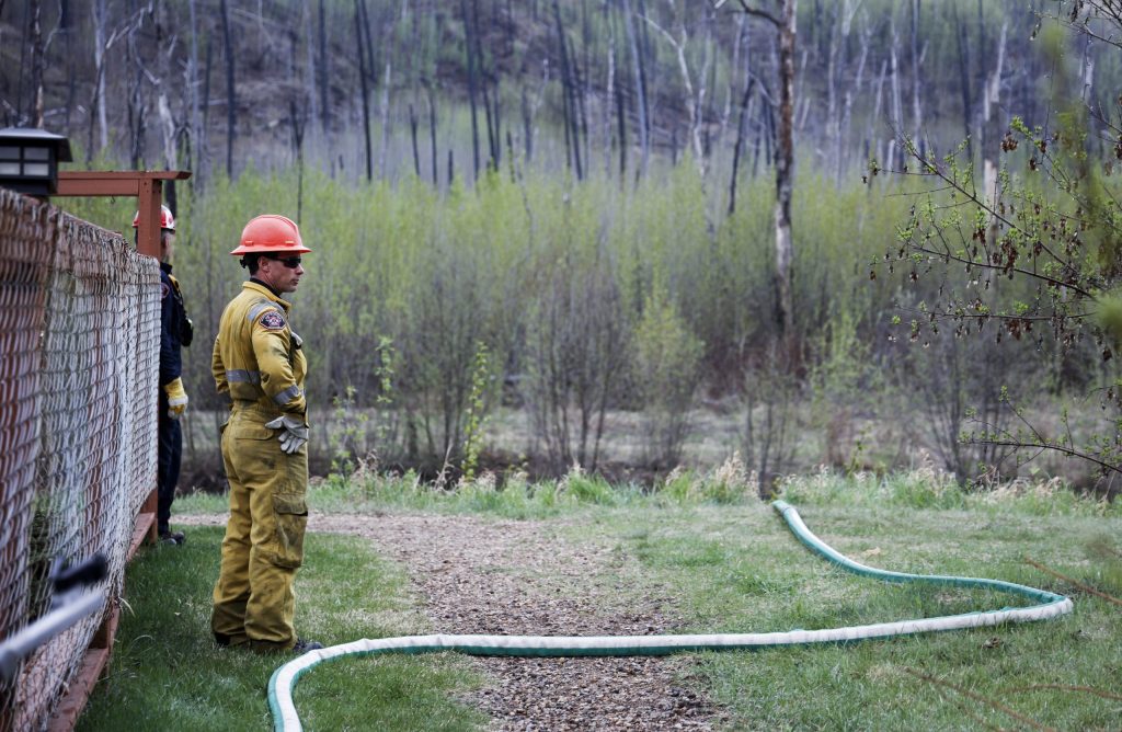 Rain, cooler temperatures cause 'significant decline' in Alberta wildfire risk