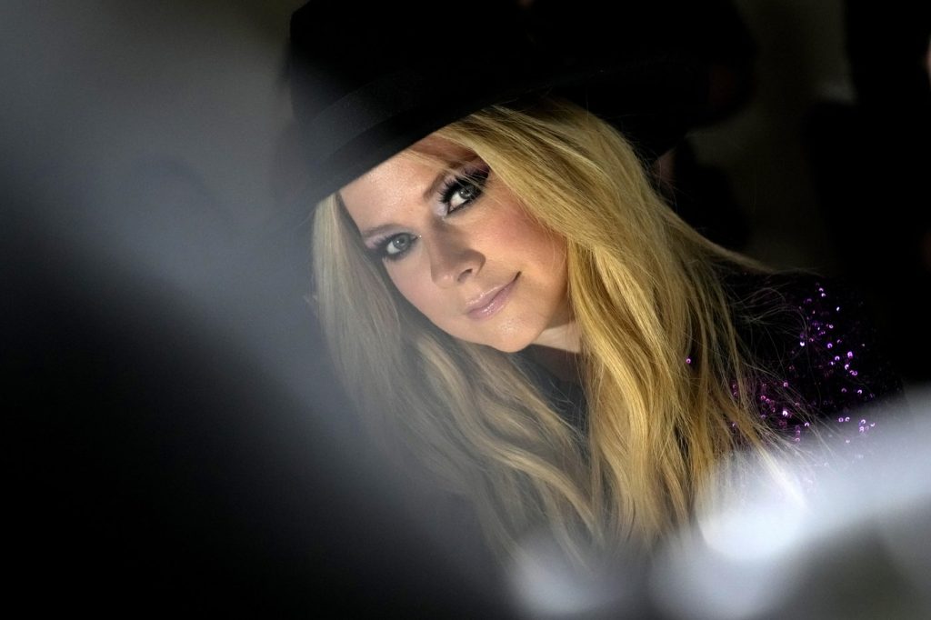 Musicians and magicians: Avril Lavigne, David Ben among Order of Canada appointees