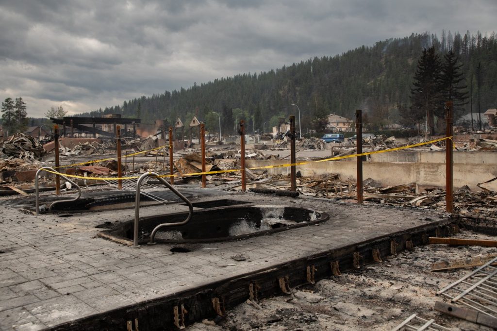 Jasper resident bus tours to view wildfire damage postponed 24 hours after firefighter death, risky fire conditions