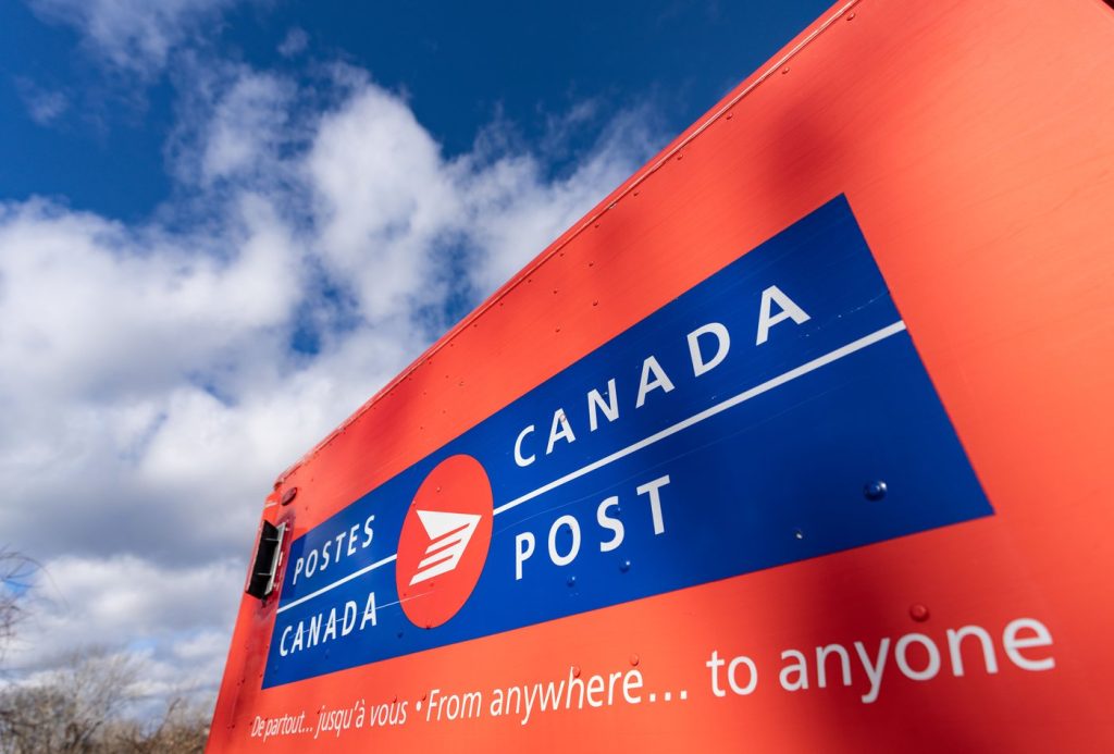 Canada Post removes deadline for Santa letter program amid strike