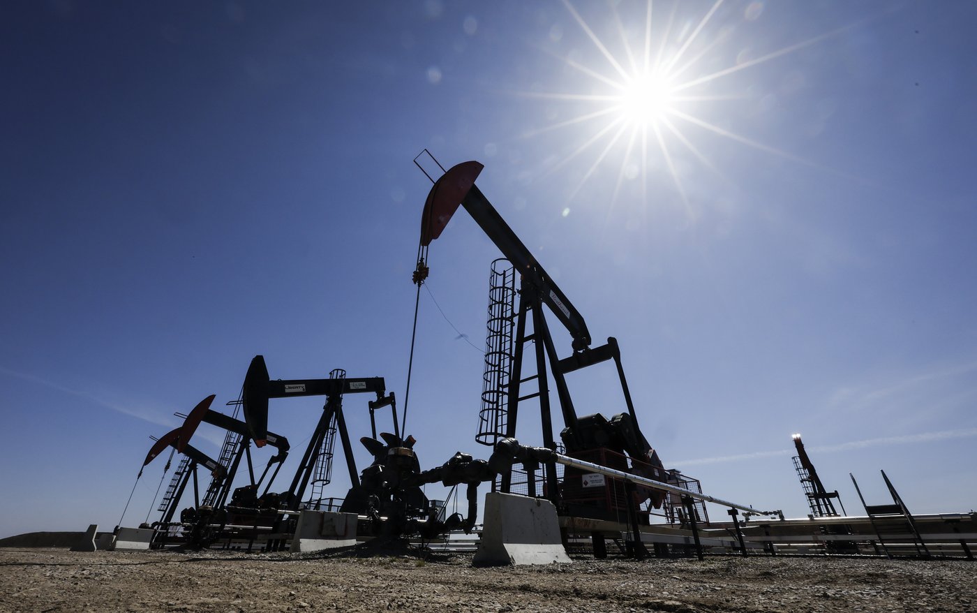 Canada slips into technical recession as economy stalls in Q1: StatCan