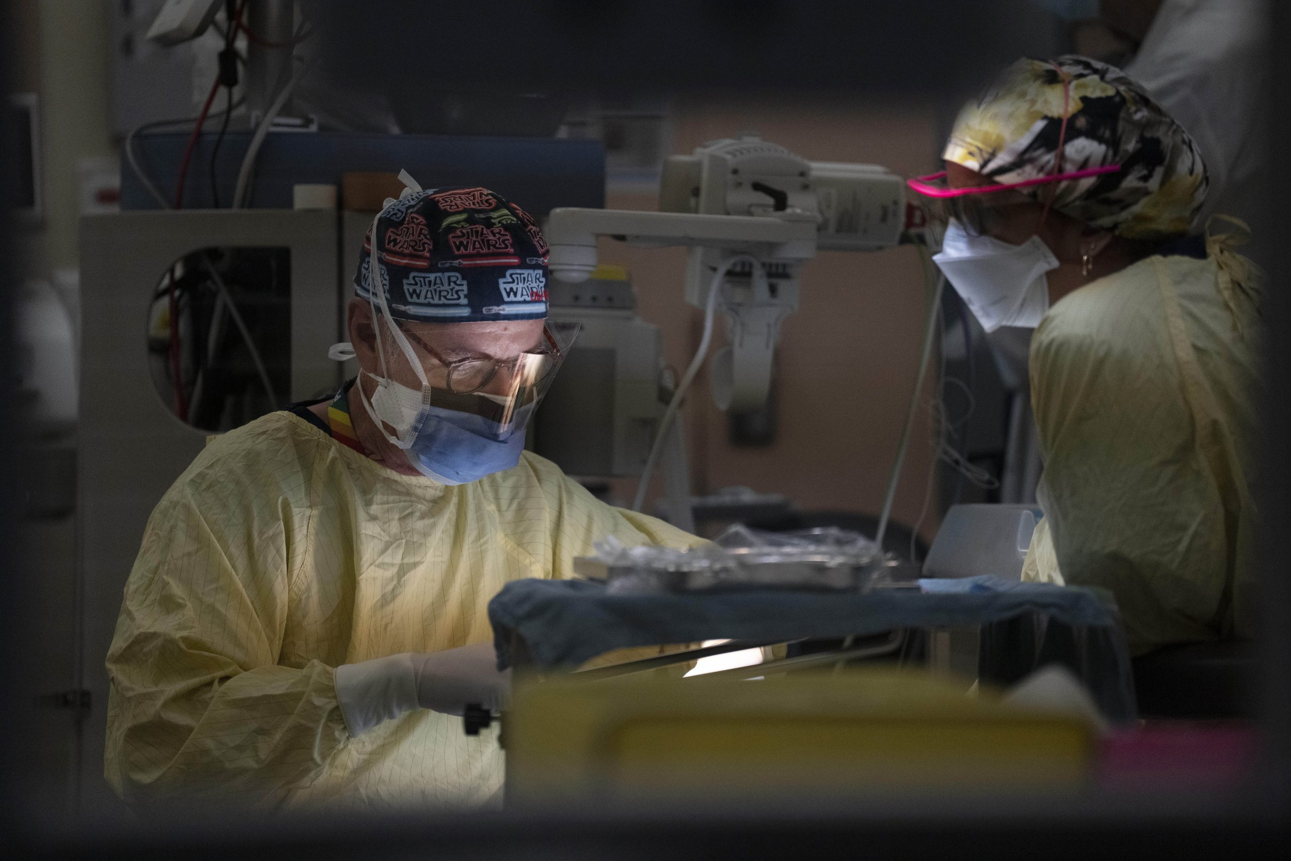 Patients from poorer neighborhoods at greater risk of post-surgery death