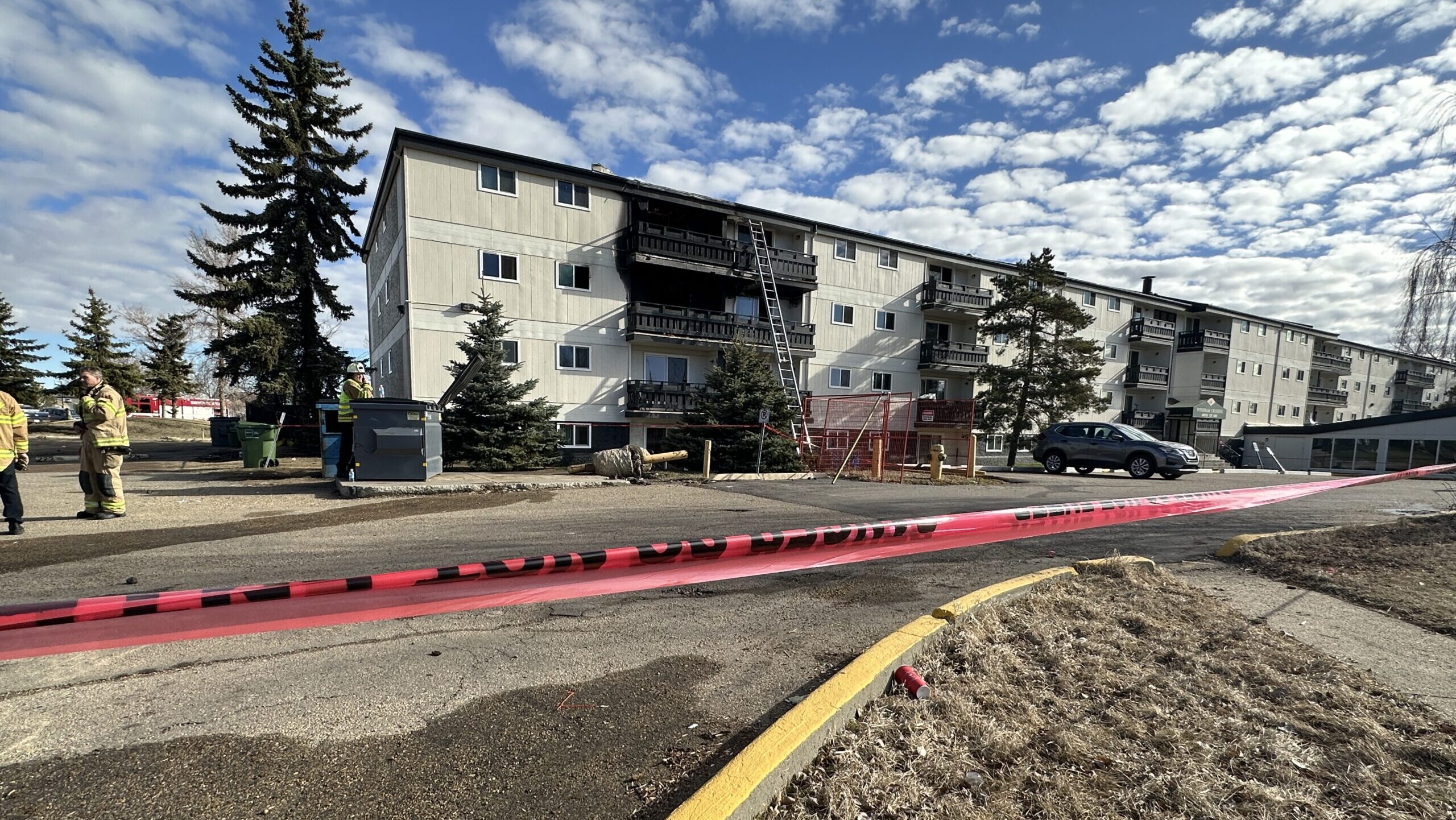 1 hospitalized in northeast Edmonton apartment fire