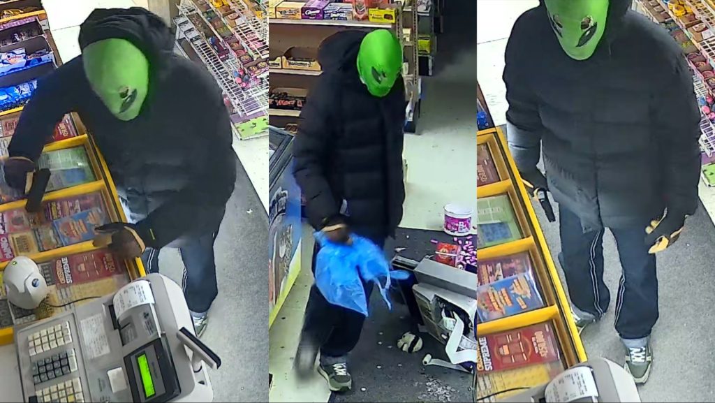 Man wearing neon green mask holds up west Edmonton convenience store: police