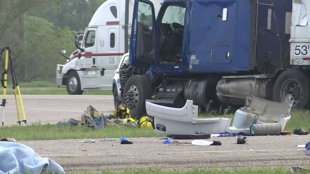 Manitoba Bus Crash Death Toll Rises To 16 Citynews Edmonton