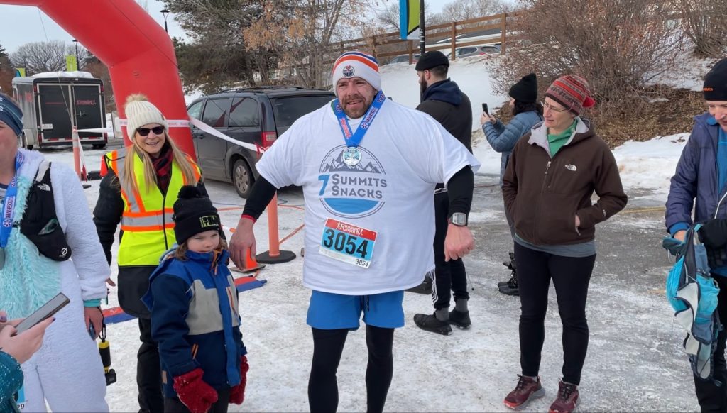 World record attempt man runs half marathon wearing 120 Tshirts