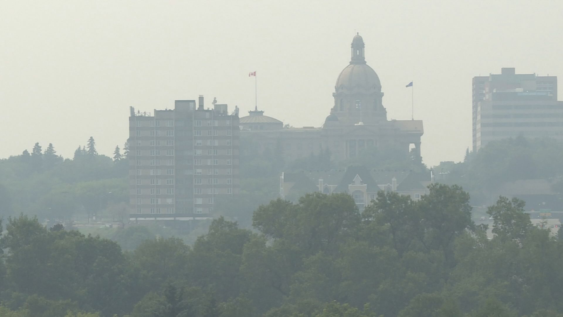 Edmonton's extreme weather response lifted, poor air quality response