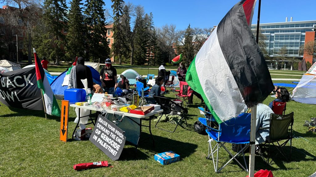 Edmontonian's raise concerns at police commission meeting about protest removal at U of A