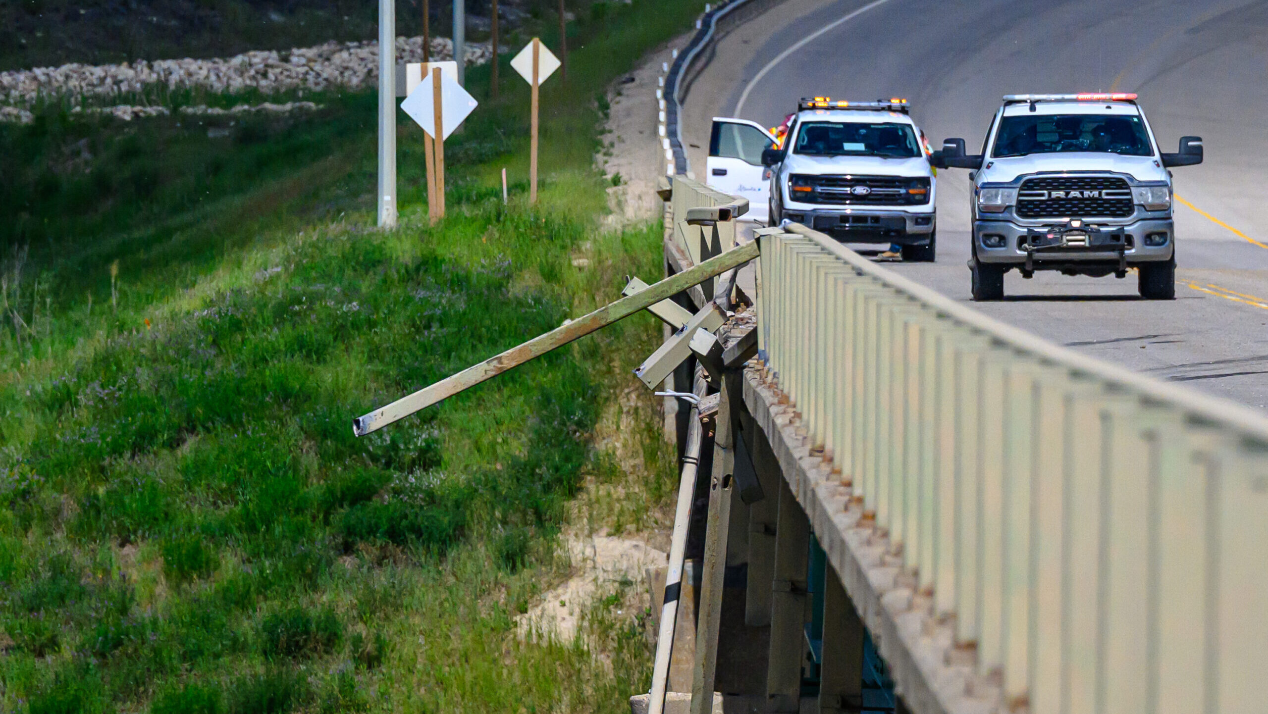 Police recover body of crane driver who went over bridge into river ...
