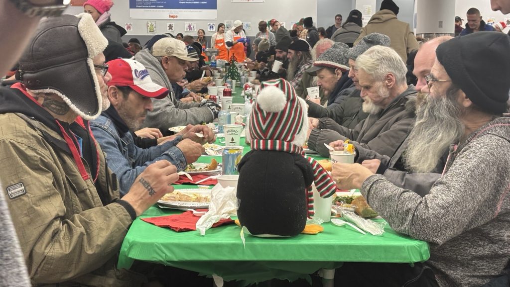 Hope Mission serves Christmas feast for Edmonton’s most vulnerable