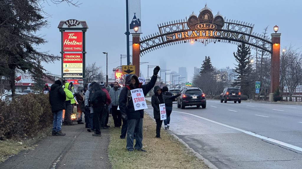 More than 50,000 Canada Post workers officially on strike, says union