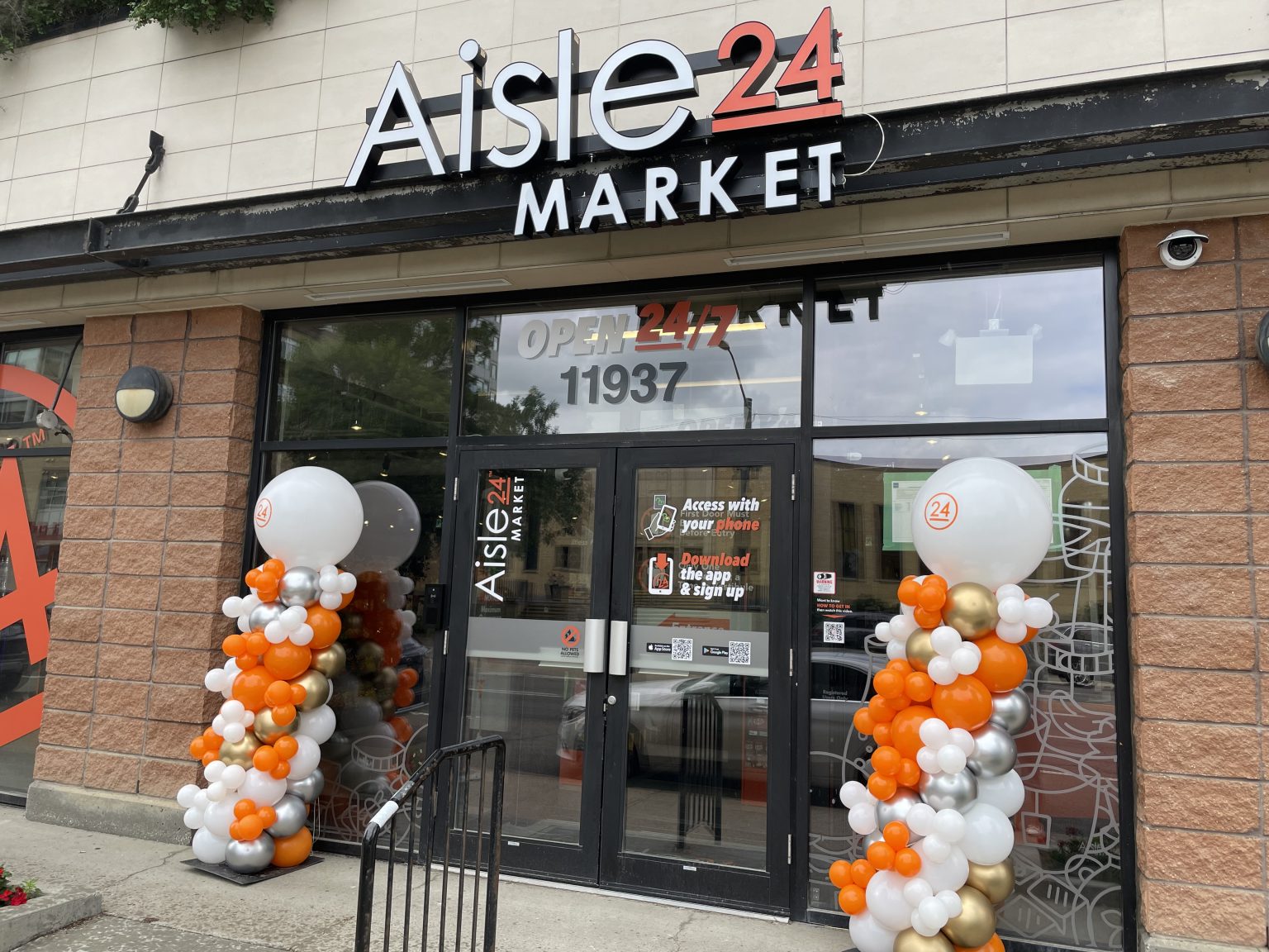 New fully cashierless convenience store opens in Edmonton