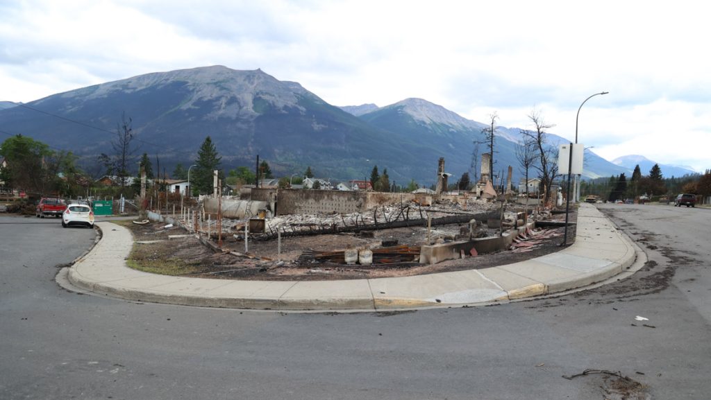 Fire risk remains extreme across Alberta, Jasper residents should expect tours soon