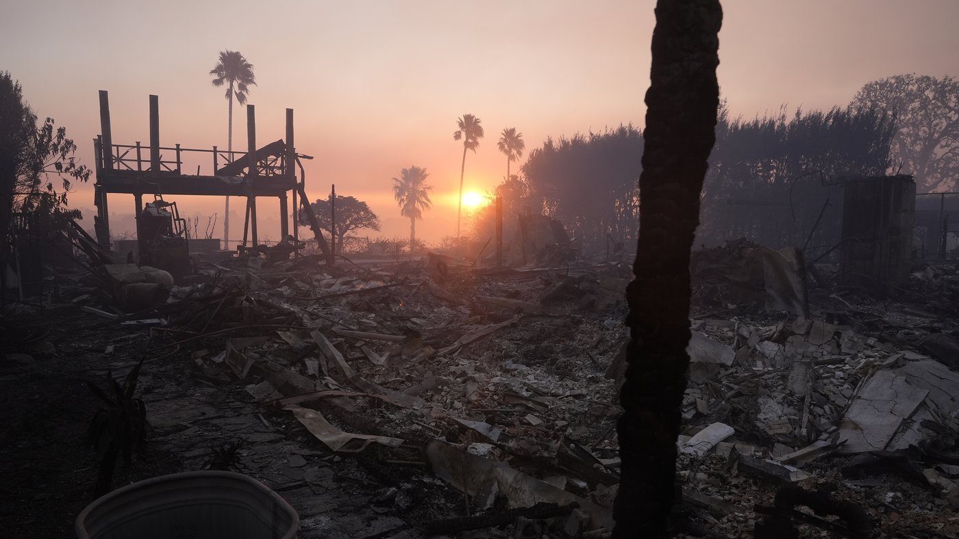 Vivid Danielle Smith Announces $400m Purchase Of 5 Alberta-built Water Bombers As Wildfire Season Looms Photo Art Vivid Danielle Smith Announces $400m Purchase Of 5 Alberta-built Water Bombers As Wildfire Season Looms Photo Art