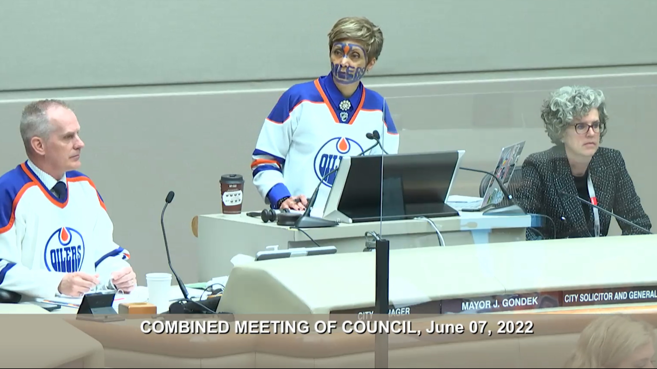 Calgary Mayor Gondek will have to wear Edmonton Oilers' jersey, full  facepaint of team's colours - Indo-Canadian Voice