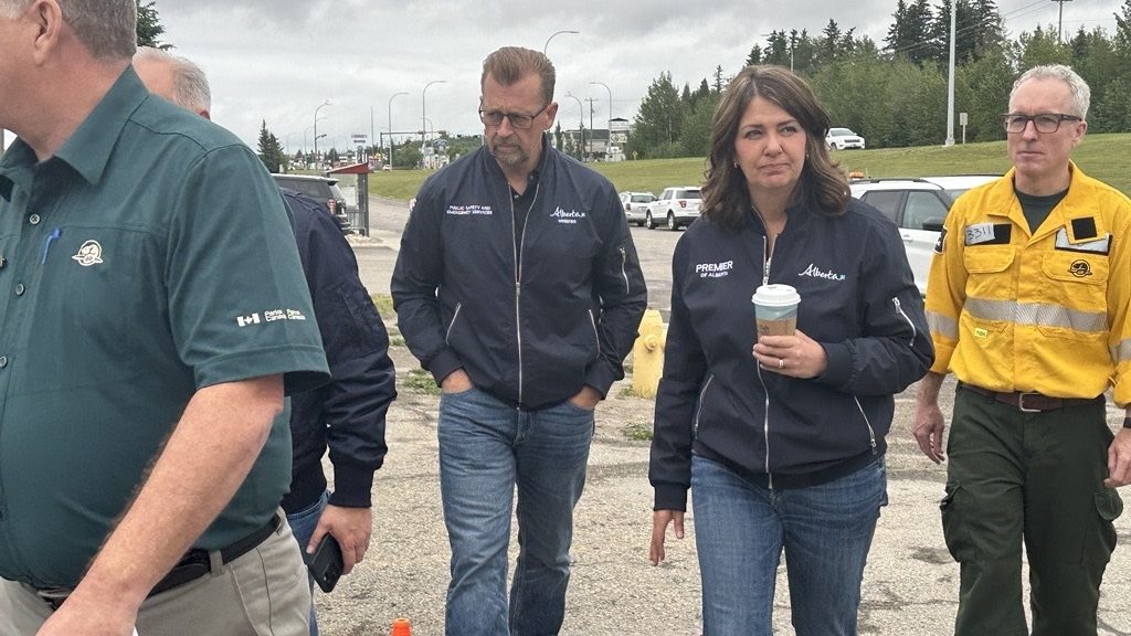 ‘A lot of real hope’: Premier Smith shares stories of resilience from Jasper evacuees eager to rebuild