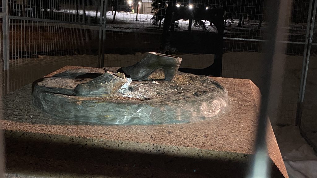 Cut at the ankles: another statue goes missing from an Edmonton park