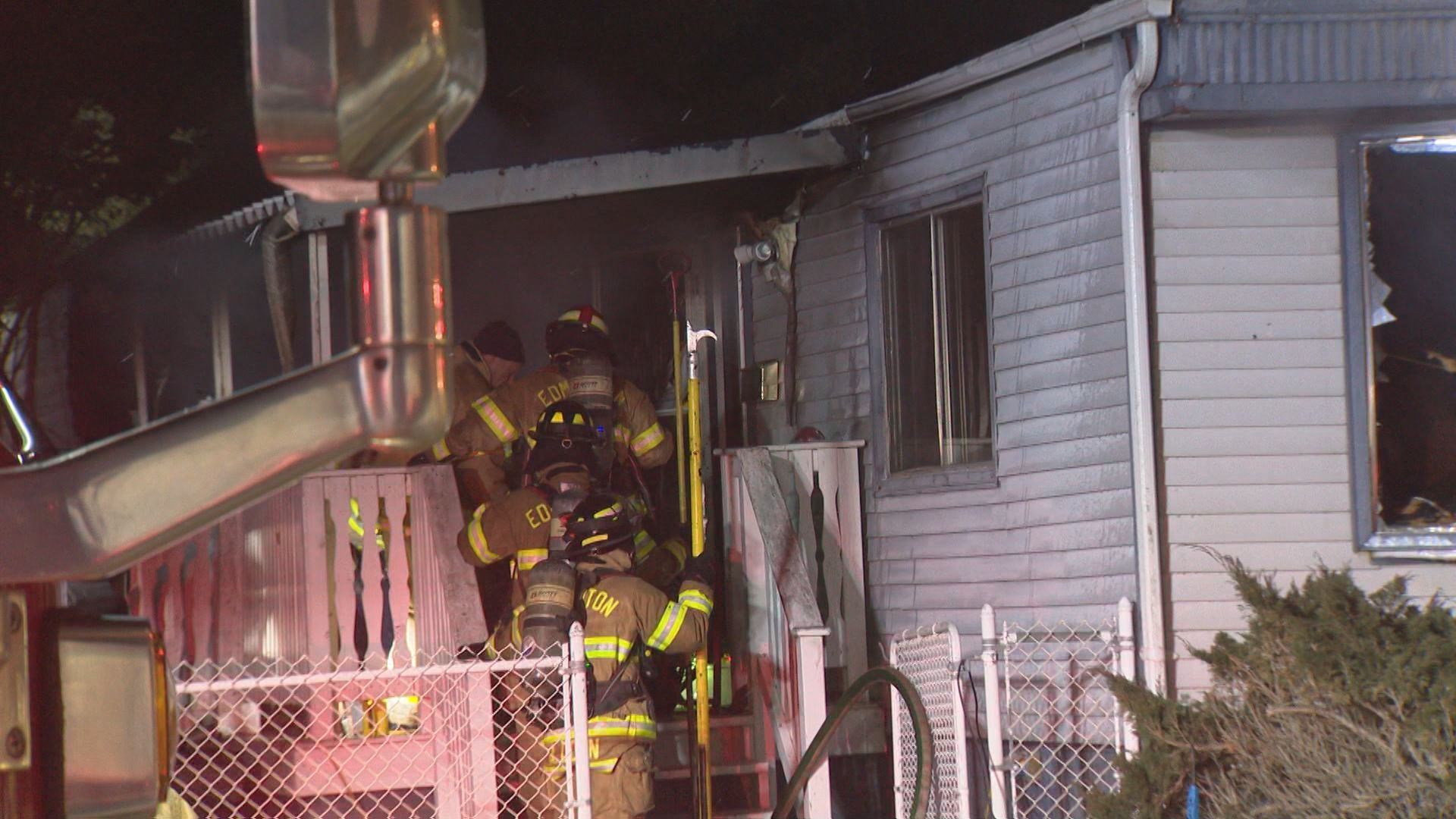 No injuries reported in northeast Edmonton trailer fire