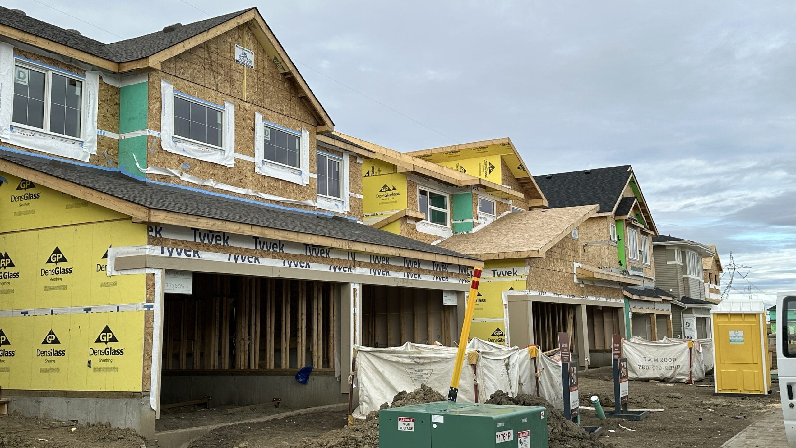 Edmonton moves forward with plan to build affordable housing on land once intended for schools