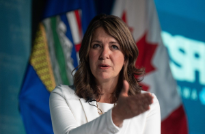 Premier Smith visits rural southern Alberta to support UCP byelection candidate