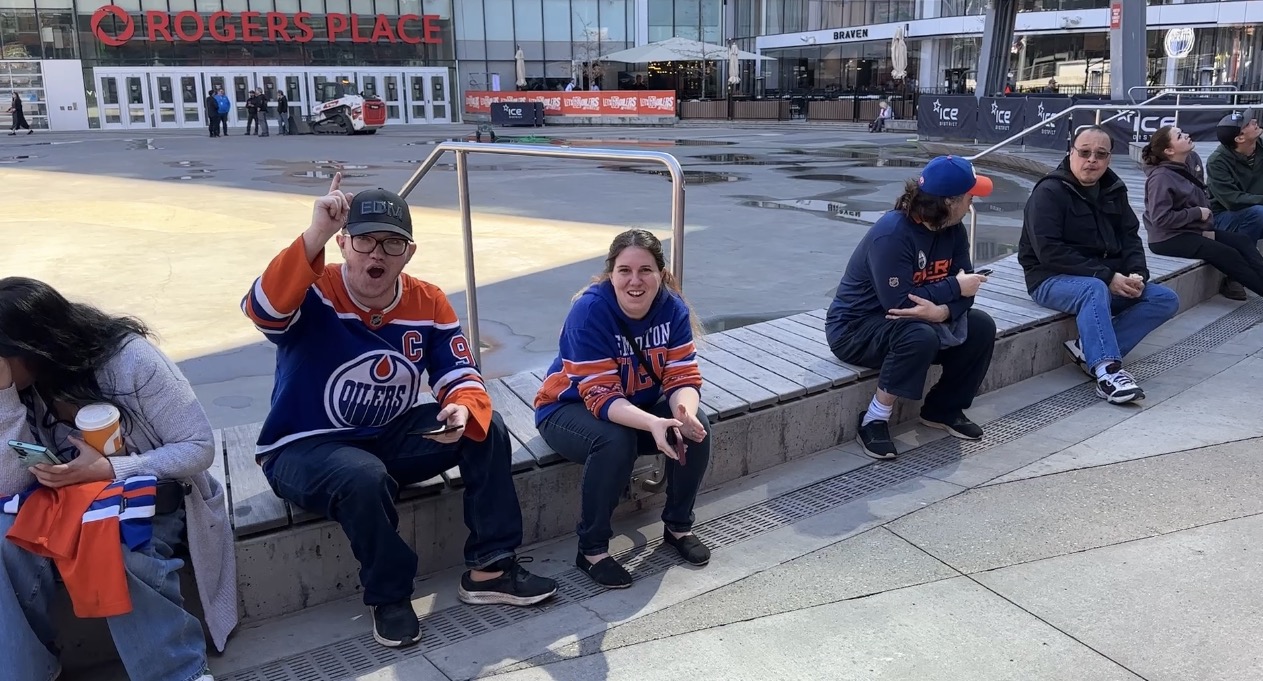 Oilers fans line up earlier for Ice District watch party